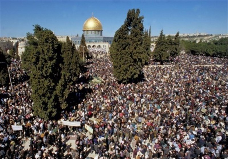 ممانعت رژیم صهیونیستی از ورود صدها نمازگزار فلسطینی به قدس