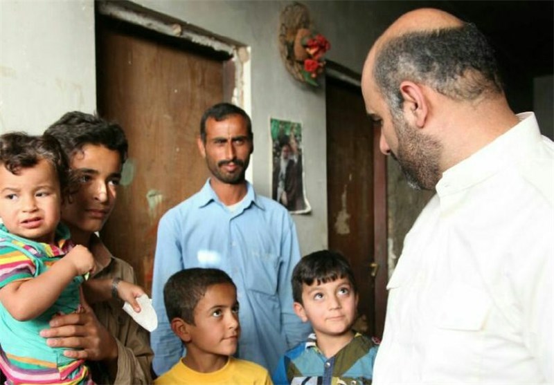 بسته‌های ارزاق اهدایی آستان قدس رضوی به اهواز رسید