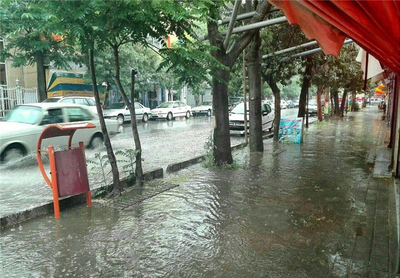 خوزستان| بارش باران و نبود سیستم دفع آبهای سطحی در اهواز دردسرساز شد