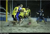 دیدار فوتبال ساحلی یاران مبارکه و بندرگز - اصفهان