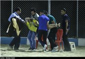 دیدار فوتبال ساحلی یاران مبارکه و بندرگز - اصفهان