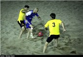 دیدار فوتبال ساحلی یاران مبارکه و بندرگز - اصفهان