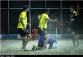 دیدار فوتبال ساحلی یاران مبارکه و بندرگز - اصفهان