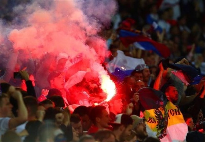 واکنش یوفا به آتش‌بازی هواداران روسیه در بازی مقابل اسلواکی