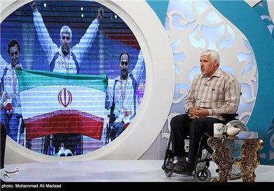 محمد میرزایی قهرمان پرتاب نیزه مسابقات پارالمپیک در نهمین شب برنامه تلویزیونی شیدایی