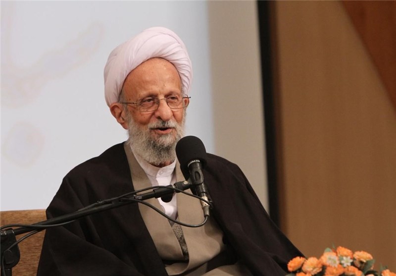 آیت‌الله مصباح‌یزدی: آمریکا درصدد نفوذ فرهنگ مبتذل خود در ایران است