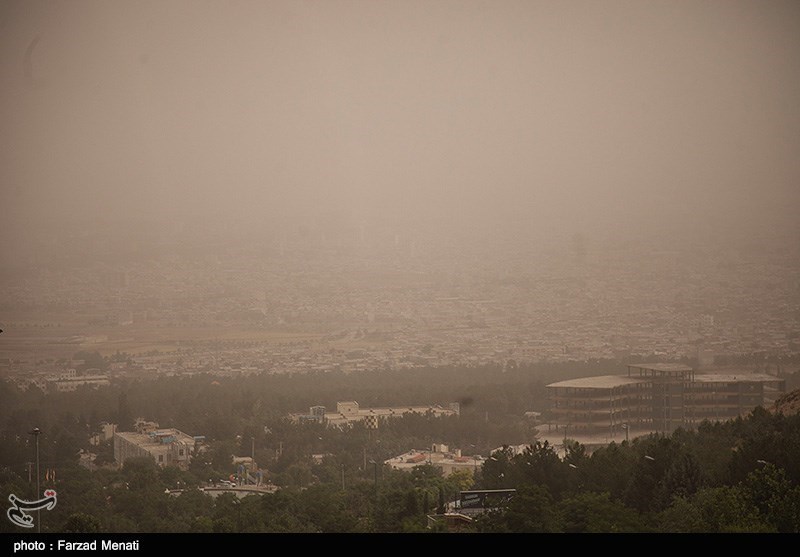 گرد و غبار آسمان استان کرمانشاه را فرا می‌گیرد