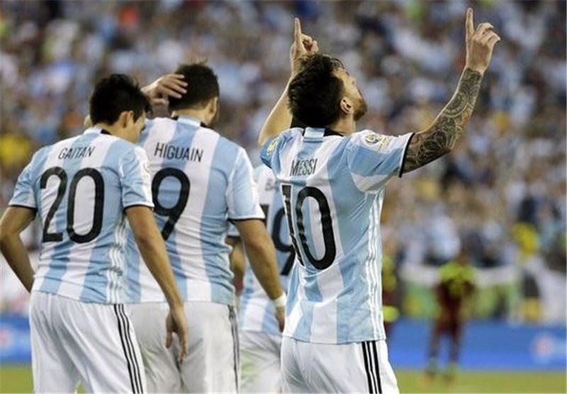آرژانتین به مرحله نیمه نهایی صعود کرد/ پیروزی عجیب شیلی مقابل مکزیک