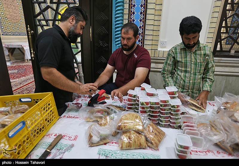 بیش از 15 هزار روزه‌دار در بقاع متبرکه خراسان جنوبی اطعام شدند