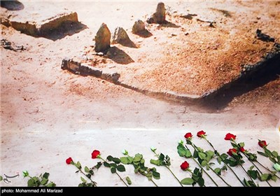 Iran Holds Memorial Service for Mina Tragedy Victims