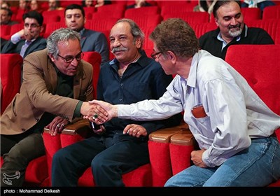 علیرضا زرین دست ، داریوش فرهنگ و محمد حسین لطیفی در اختتامیه دومین جشنواره گزارش یک نگرانی