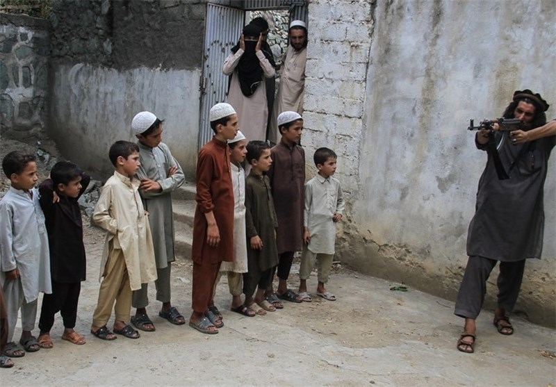 دولت افغانستان بودجه مدارس داعش در «ننگرهار» را تامین می‌کند