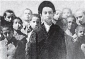 تصویری از رهبر انقلاب در کلاس ششم ابتدایی