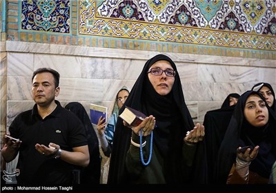 Iranian Worshippers Hold Vigil at Imam Reza Shrine in Mashhad