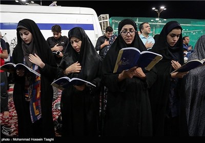 Iranian Worshippers Hold Vigil at Imam Reza Shrine in Mashhad