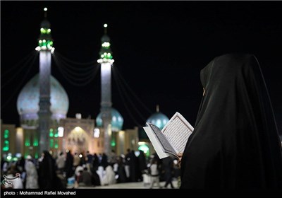 Iranians Mark Laylat al-Qadr in Jamkaran Mosque