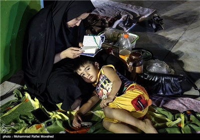 Iranians Mark Laylat al-Qadr in Jamkaran Mosque