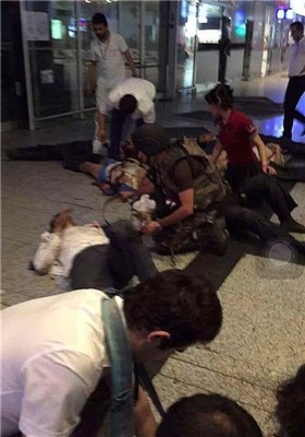 36 قتيلا و150 جريحا في هجمات على مطار أتاتورك باسطنبول