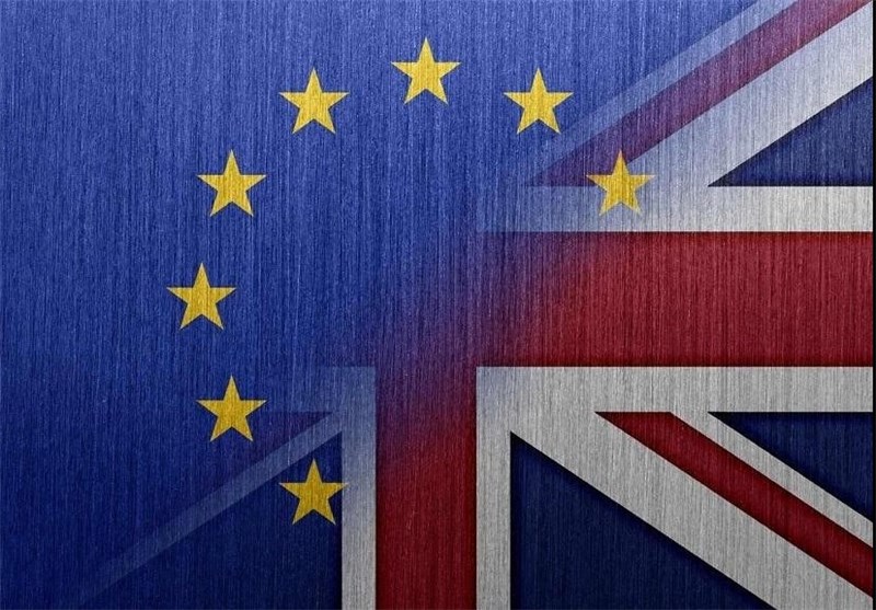 EU Offers Pre-Brexit Trade Talks, Tough on Transition
