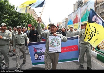 People of Iranian Capital Attend Quds Day Rallies