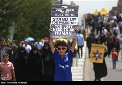 People of Iranian Capital Attend Quds Day Rallies