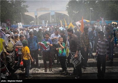 People of Iranian Capital Attend Quds Day Rallies