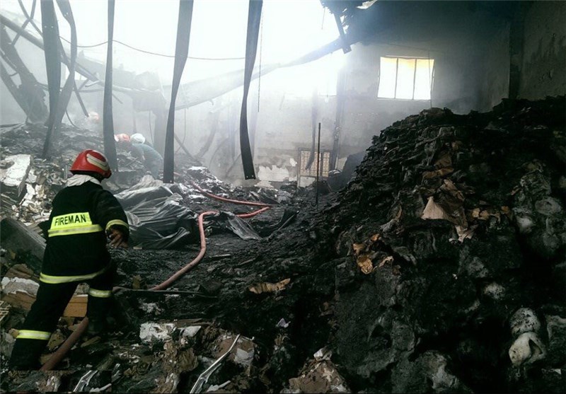 آتش سوزی در واحد تولید ظروف یک بار مصرف شاهرود مهار شد