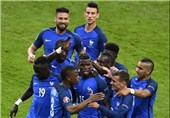 جشن صعود فرانسه به مرحله نیمه نهایی در پرگل‌ترین بازی جام/ خروس‌‌ها حریف آلمان شدند