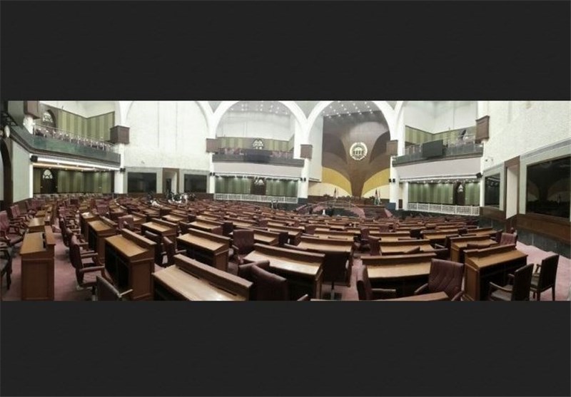 حج عمره، پارلمان افغانستان را تعطیل کرد