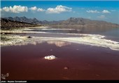 سرخی دریاچه ارومیه