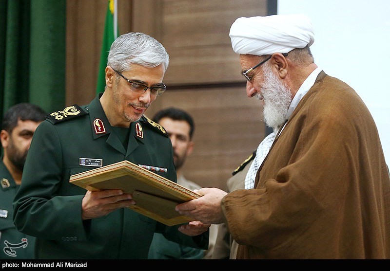 تک عکس/ اعطای حکم ریاست ستادکل نیروهای مسلح به &quot;جوان‌ترین سرلشکر ایران&quot;