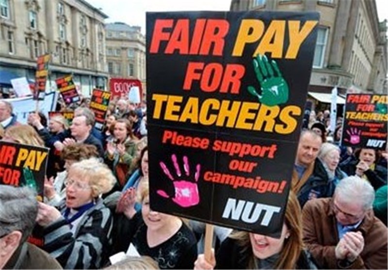 Hundreds of Schools Close in England as Teachers Strike World news