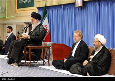 Leader Meets Envoys of Muslim Countries, Iranian Officials