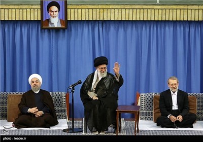 Leader Meets Envoys of Muslim Countries, Iranian Officials