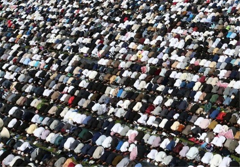 نماز عید فطر هزاران نفری در انگلیس+فیلم و عکس