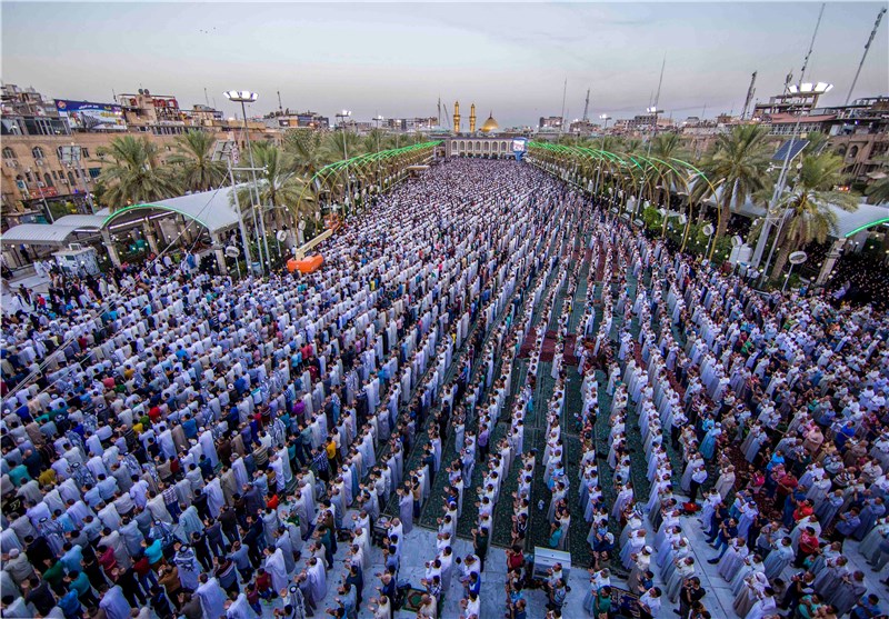 عکس/ نماز عید فطر در بین الحرمین کربلا