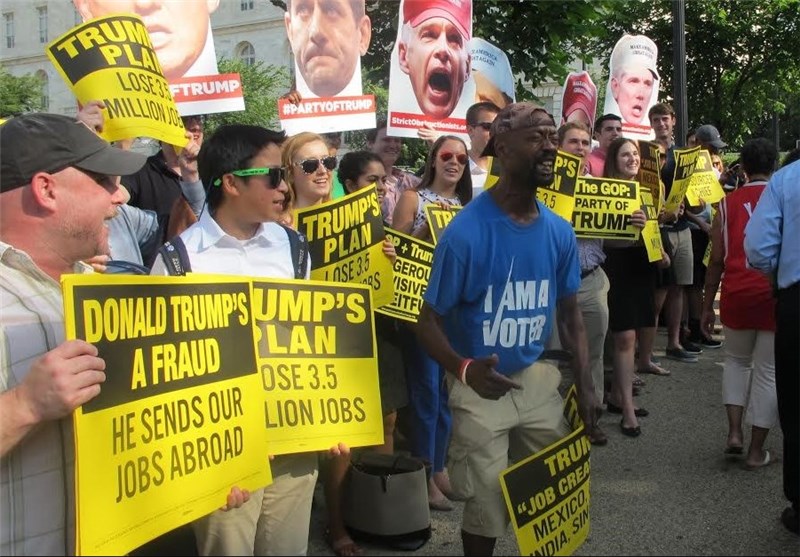Anti-Trump Protest Held in Washington (+Photos)