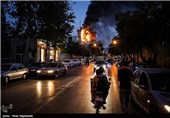 آتش برج 17 طبقه سلمان مشهد پس از 4 ساعت ‌توسط 250 آتش‌نشان ‌مهار شد + فیلم