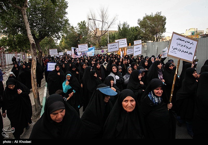 راهپیمایی حجاب و عفاف در قم برگزار شد