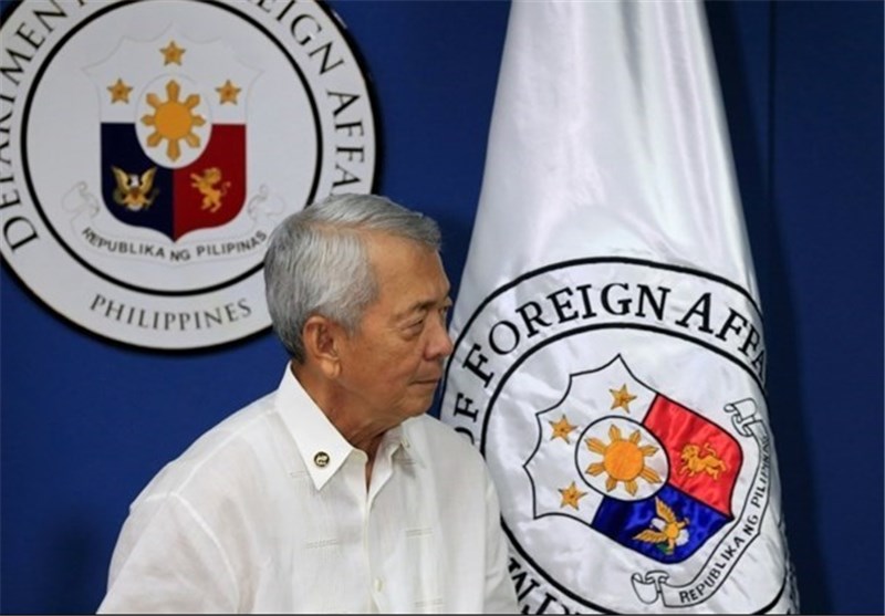 Philippines Urges Beijing to &apos;Respect&apos; Sea Ruling