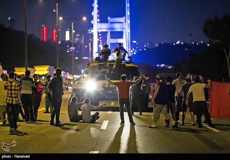 وزیر دفاع ترکیه: نمی‌توان مطمئن بود که کودتا به طور کامل پایان یافته است