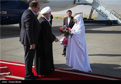Iran's President Rouhani Receives Warm Welcome in Kermanshah