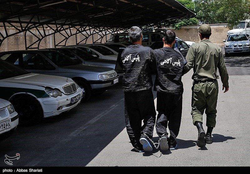 توقیف تریلر حامل پوشاک خارجی قاچاق در شهرضا/ سارق اتوبوس‌های بین شهری اصفهان دستگیر شد