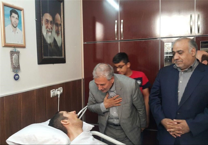 وزیر تعاون، کار و رفاه اجتماعی با شهید زنده لرستانی دیدار کرد‌