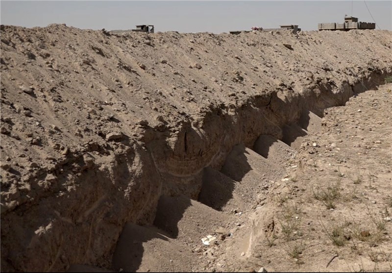 Iraq Digs Security Trench around Fallujah