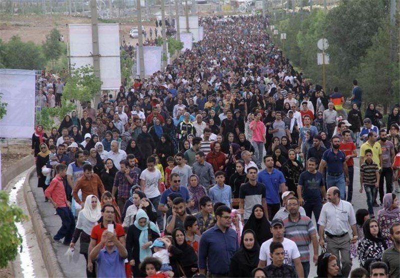 پیاده‌روی 2700 نفری با شعار « همه با هم برای امنیت و آرامش» در شیراز برگزار شد