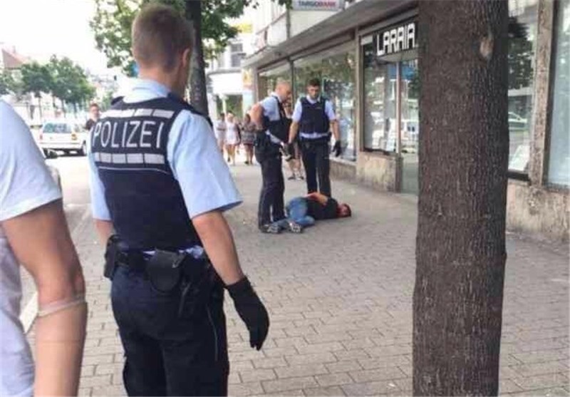 یک کشته و 2 زخمی در حمله با سلاح سرد در آلمان/ فرد مهاجم بازداشت شد +تصاویر