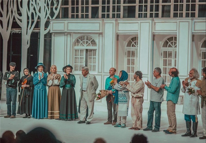 اجرای نمایش «سه خواهر و دیگران» در تالار اصلی تئاتر شهر آغاز شد