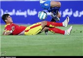 جدال نفتیهای فوتبال ایران در ورزشگاه خالی/ دوئل خداداد و کمالوند در مشهد