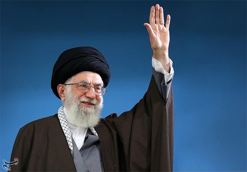 هزاران نفر از مردم قم با امام خامنه‌ای دیدار کردند